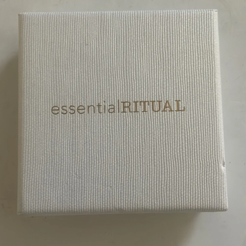 Essential Ritual Sealed NIB Genuine Turquoise Shell Anklet - Picture 12 of 13